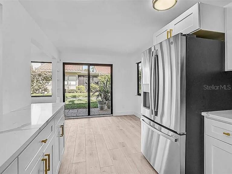 For Rent: $2,750 (2 beds, 2 baths, 1076 Square Feet)