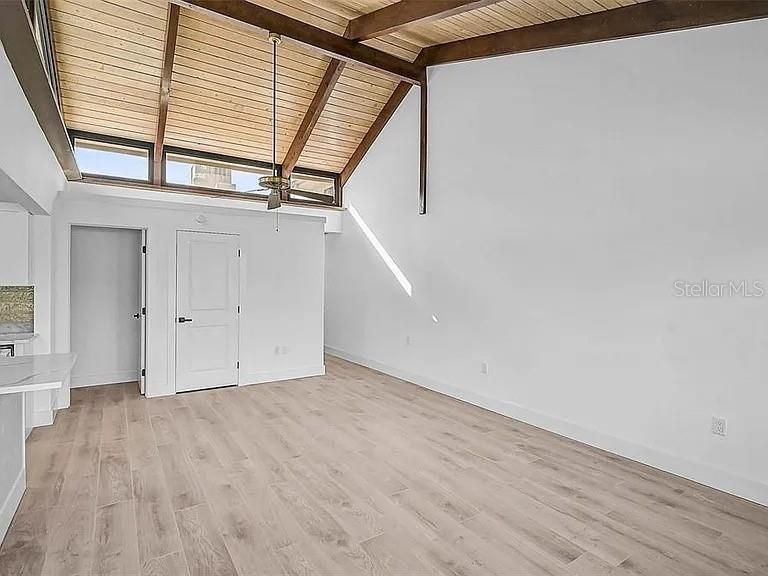 For Rent: $2,750 (2 beds, 2 baths, 1076 Square Feet)