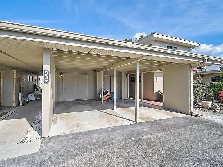 For Rent: $2,750 (2 beds, 2 baths, 1076 Square Feet)