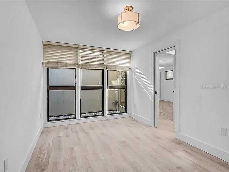 For Rent: $2,750 (2 beds, 2 baths, 1076 Square Feet)