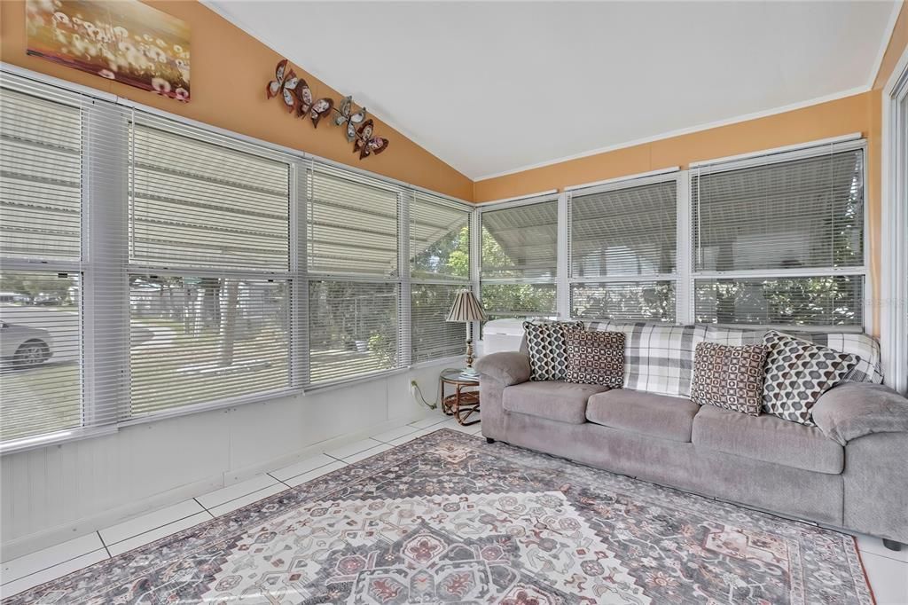 For Sale: $142,900 (2 beds, 2 baths, 960 Square Feet)