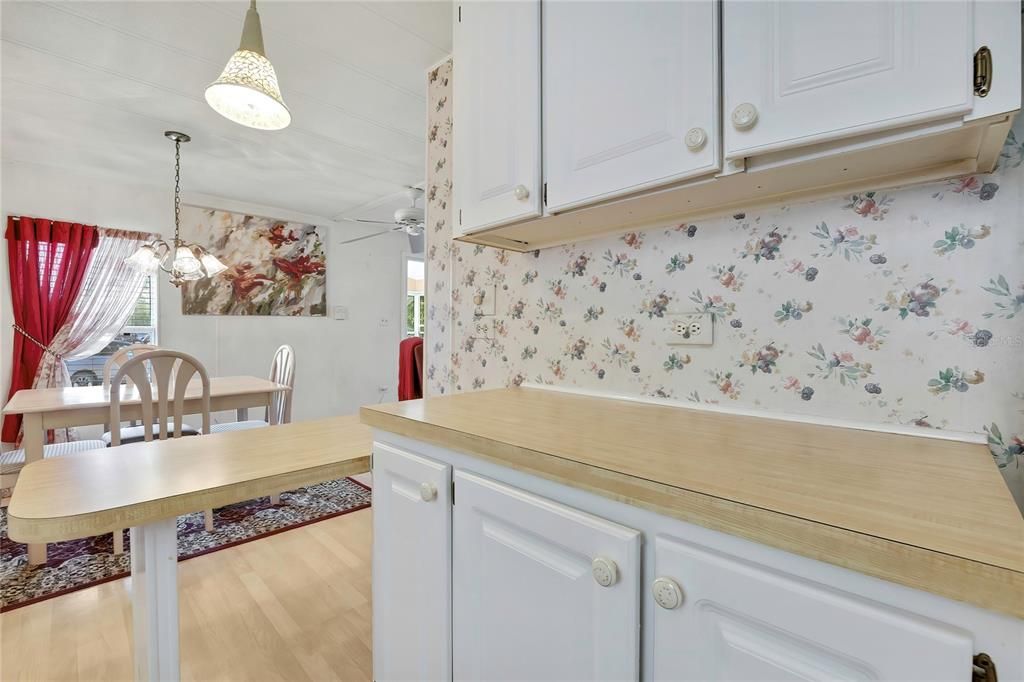 For Sale: $142,900 (2 beds, 2 baths, 960 Square Feet)