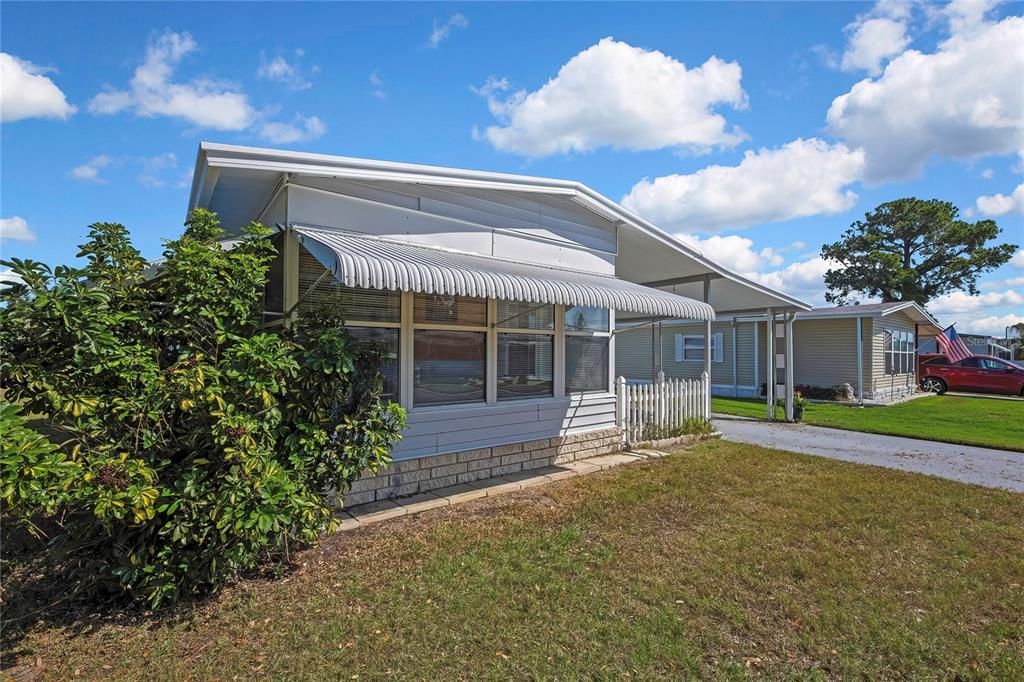 For Sale: $142,900 (2 beds, 2 baths, 960 Square Feet)