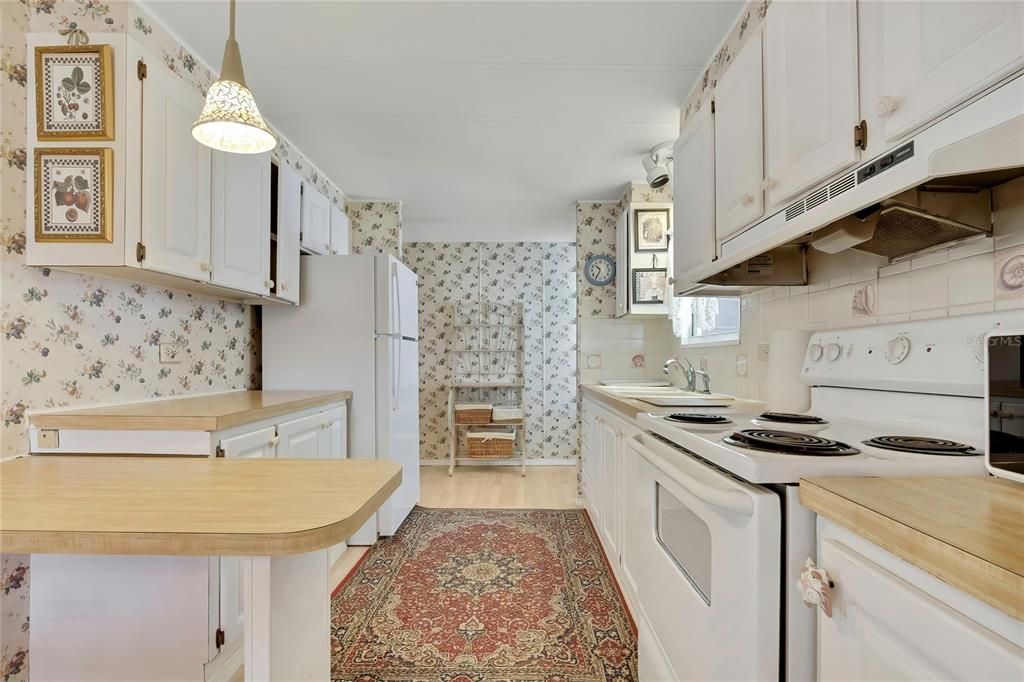 For Sale: $142,900 (2 beds, 2 baths, 960 Square Feet)