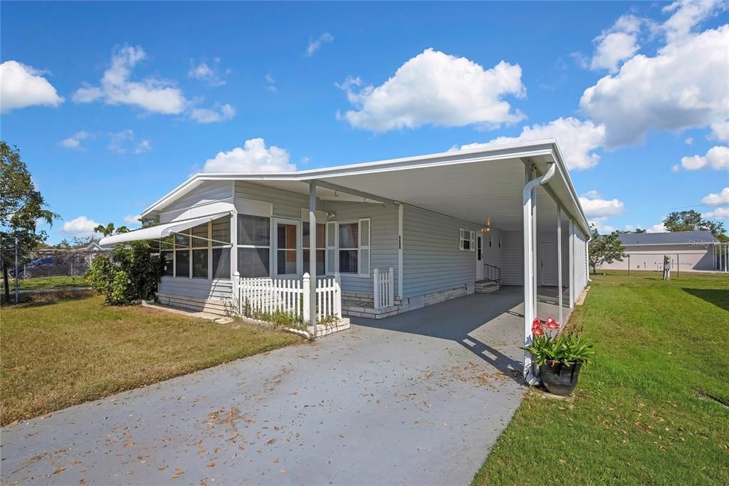For Sale: $142,900 (2 beds, 2 baths, 960 Square Feet)