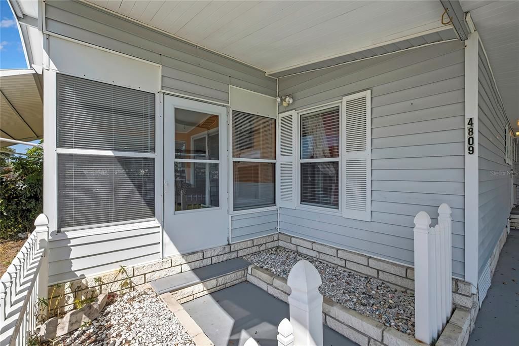 For Sale: $142,900 (2 beds, 2 baths, 960 Square Feet)
