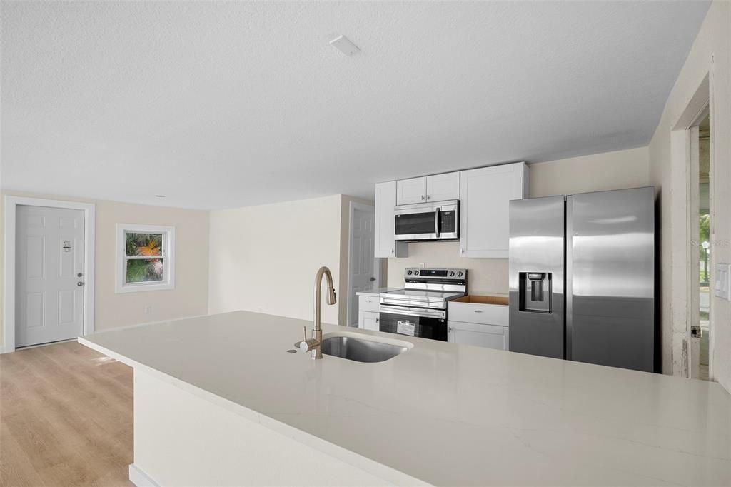 На продажу: $149,900 (3 спален, 2 ванн, 1248 Квадратных фут)