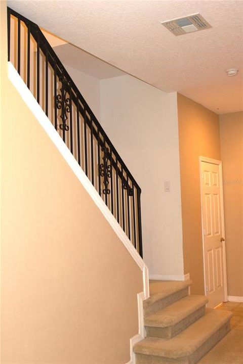 Active With Contract: $249,900 (3 beds, 2 baths, 1517 Square Feet)
