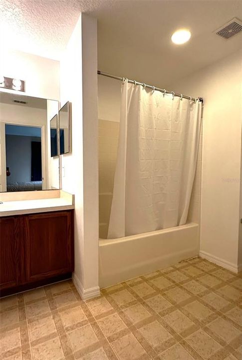 Active With Contract: $249,900 (3 beds, 2 baths, 1517 Square Feet)