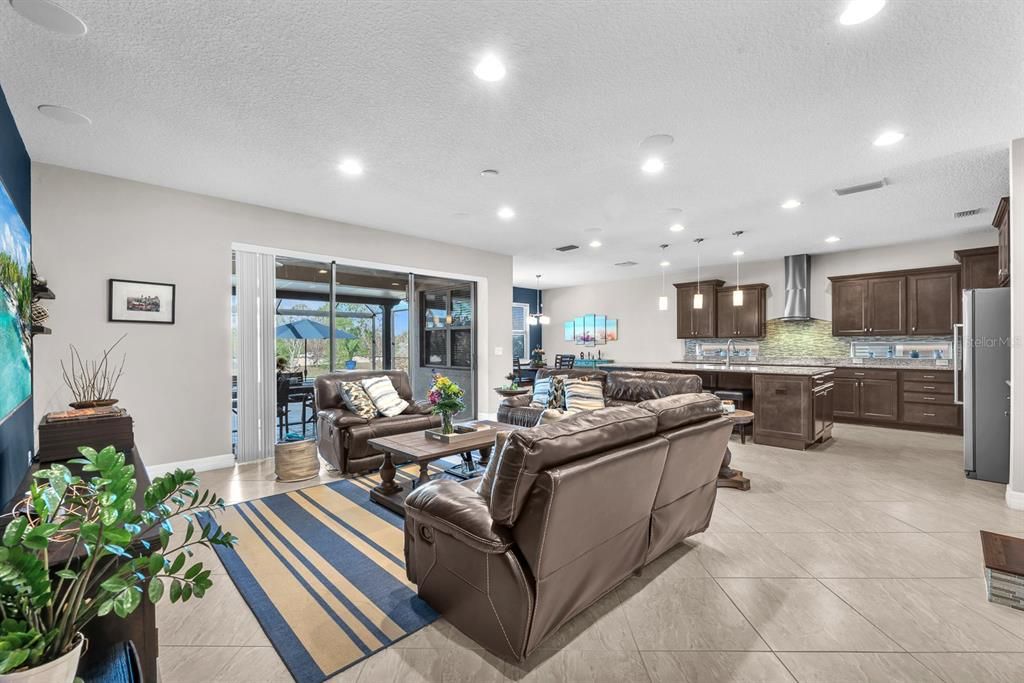 For Sale: $875,000 (4 beds, 4 baths, 4596 Square Feet)