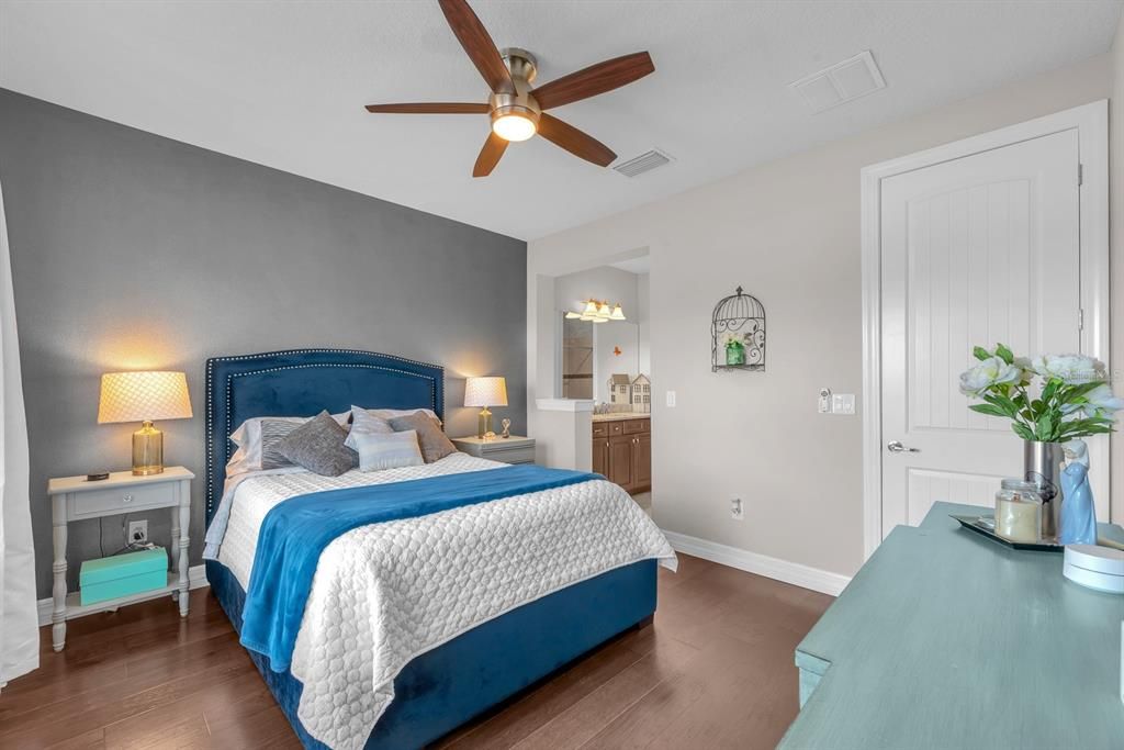 For Sale: $875,000 (4 beds, 4 baths, 4596 Square Feet)
