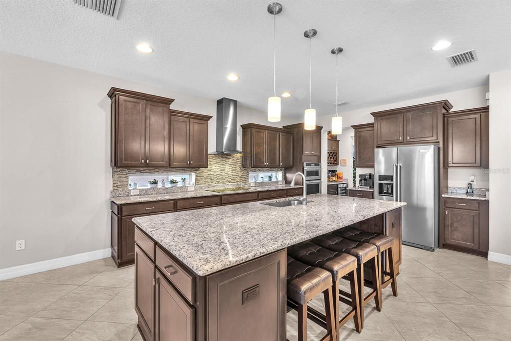 For Sale: $875,000 (4 beds, 4 baths, 4596 Square Feet)