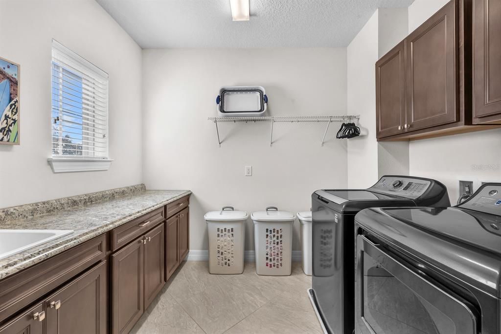 For Sale: $875,000 (4 beds, 4 baths, 4596 Square Feet)