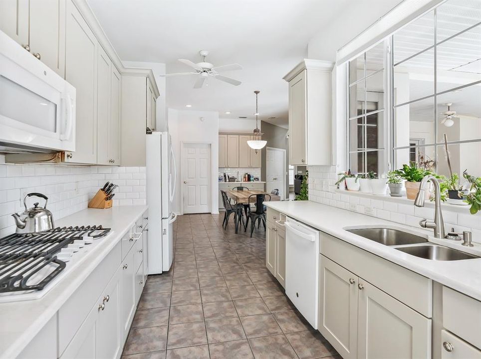 For Sale: $650,000 (4 beds, 3 baths, 2502 Square Feet)
