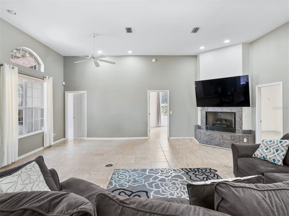 For Sale: $650,000 (4 beds, 3 baths, 2502 Square Feet)