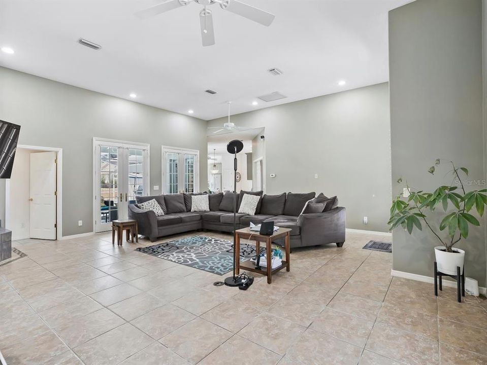 For Sale: $650,000 (4 beds, 3 baths, 2502 Square Feet)