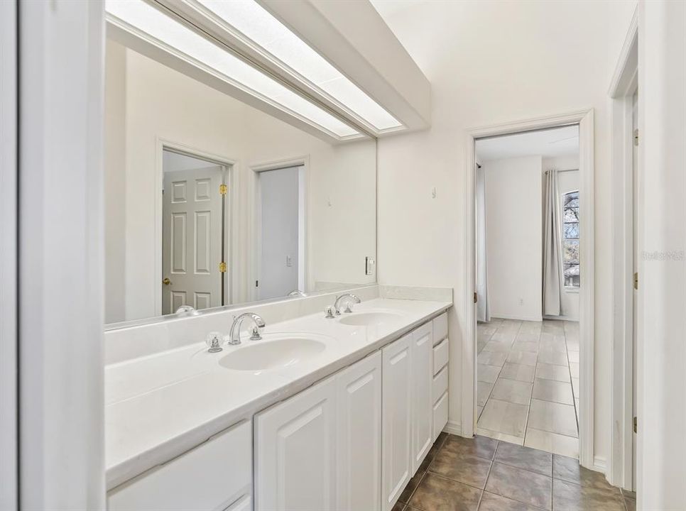 For Sale: $650,000 (4 beds, 3 baths, 2502 Square Feet)