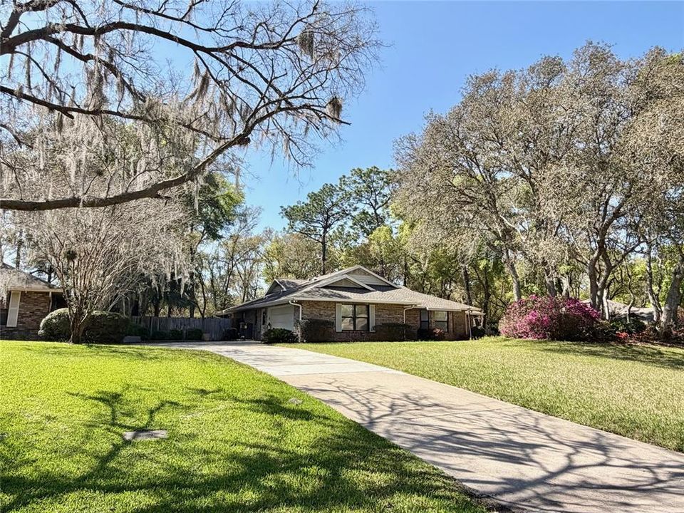 Vendido Recientemente: $435,000 (3 camas, 2 baños, 2271 Pies cuadrados)