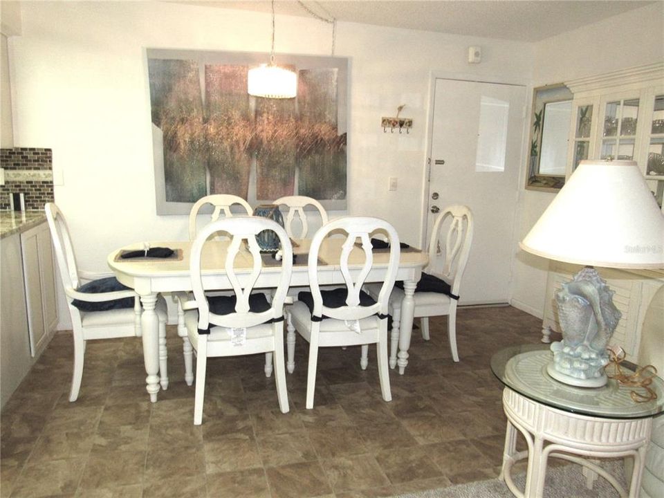 En Venta: $79,900 (2 camas, 2 baños, 919 Pies cuadrados)