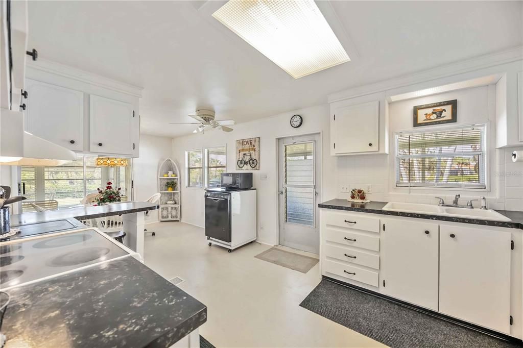 En Venta: $124,000 (2 camas, 1 baños, 864 Pies cuadrados)