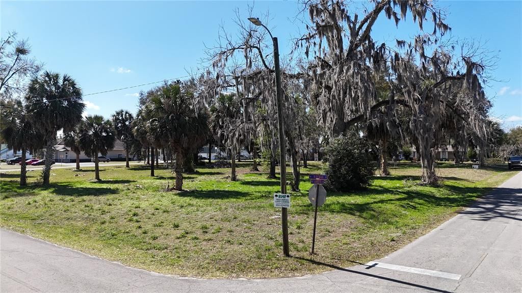 For Sale: $165,000 (0.92 acres)