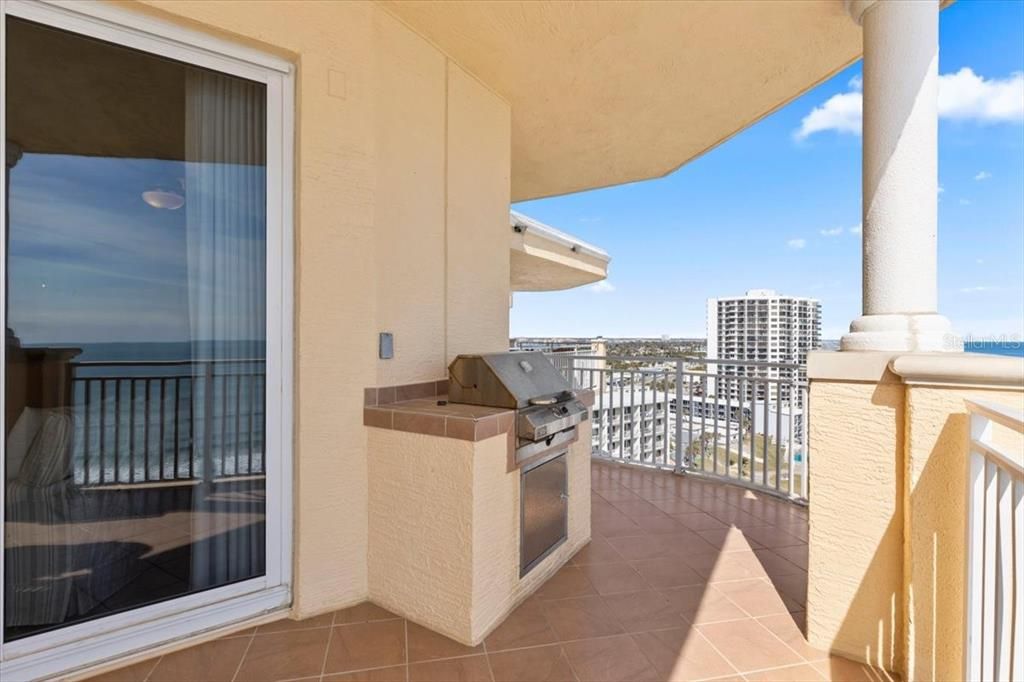 For Sale: $1,295,000 (3 beds, 3 baths, 2461 Square Feet)