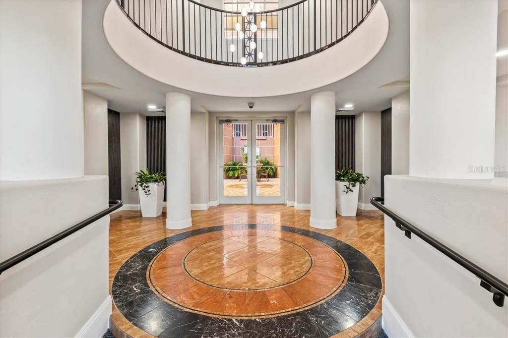 For Sale: $1,295,000 (3 beds, 3 baths, 2461 Square Feet)