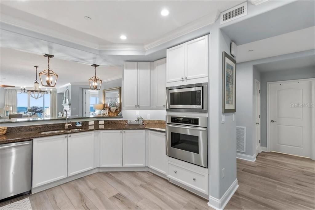 For Sale: $1,295,000 (3 beds, 3 baths, 2461 Square Feet)