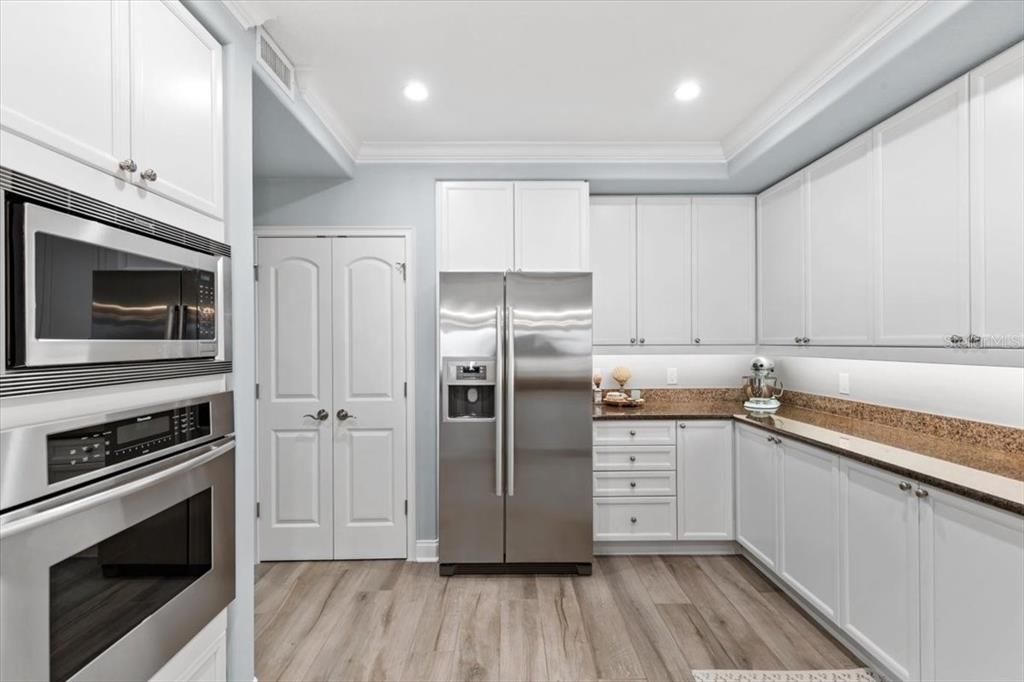For Sale: $1,295,000 (3 beds, 3 baths, 2461 Square Feet)