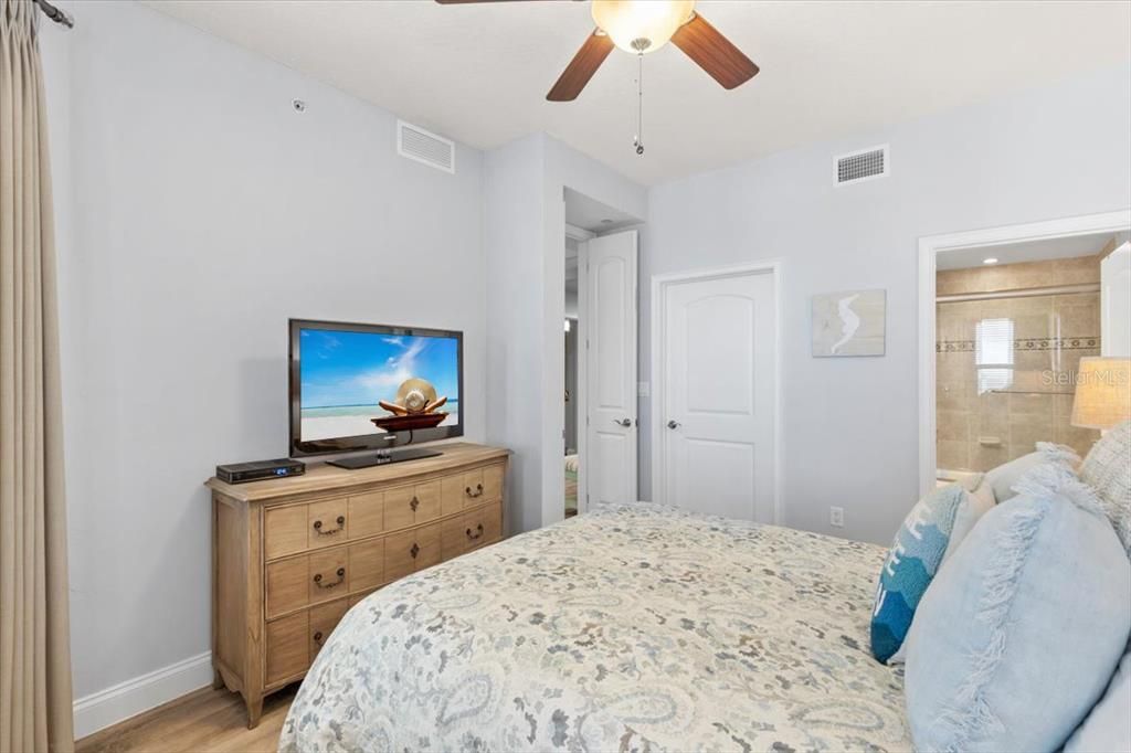 For Sale: $1,295,000 (3 beds, 3 baths, 2461 Square Feet)