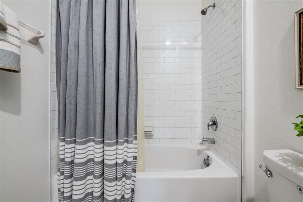 Active With Contract: $259,900 (2 beds, 2 baths, 1530 Square Feet)