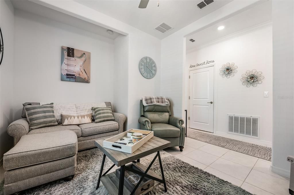 Active With Contract: $259,900 (2 beds, 2 baths, 1530 Square Feet)