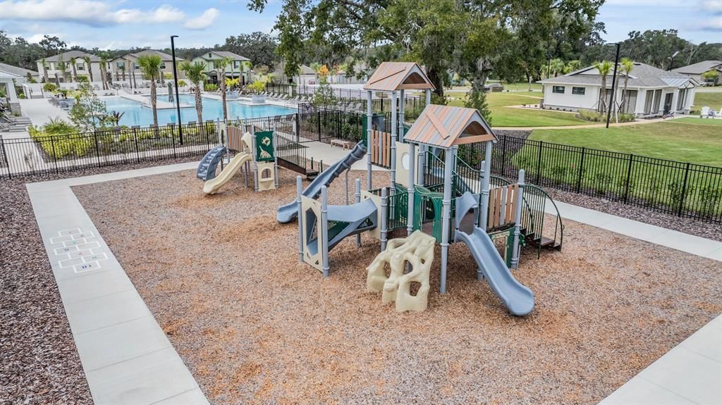 Active With Contract: $259,900 (2 beds, 2 baths, 1530 Square Feet)