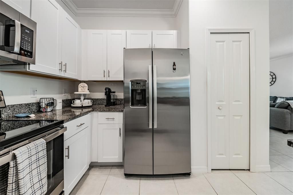 Active With Contract: $259,900 (2 beds, 2 baths, 1530 Square Feet)