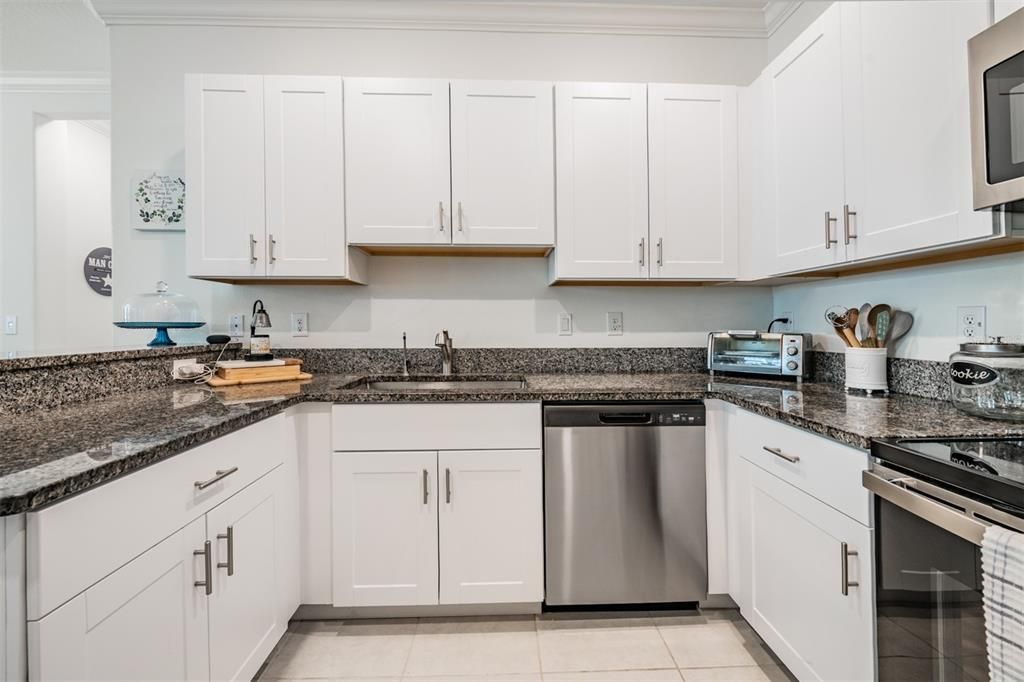 Active With Contract: $259,900 (2 beds, 2 baths, 1530 Square Feet)