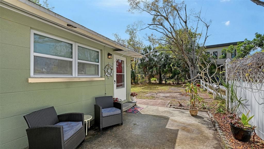 Active With Contract: $749,000 (4 beds, 0 baths, 1568 Square Feet)