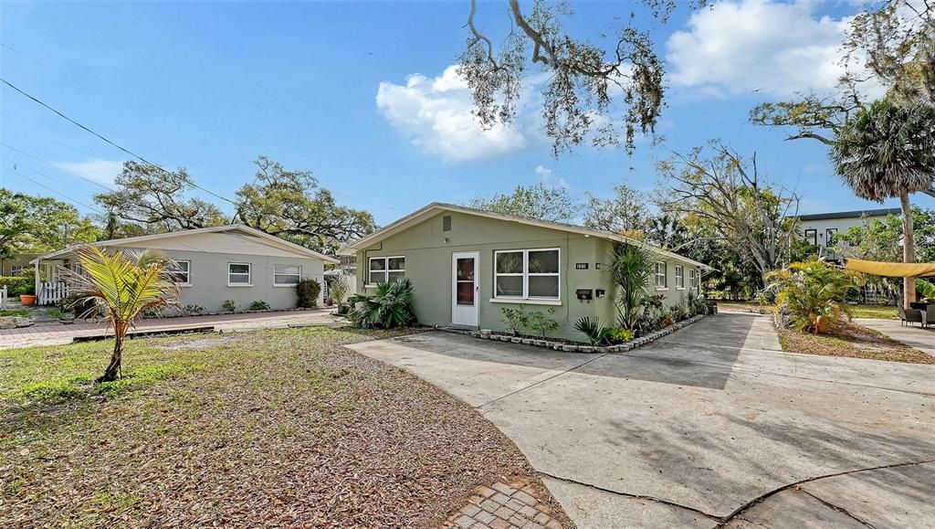 Active With Contract: $749,000 (4 beds, 0 baths, 1568 Square Feet)
