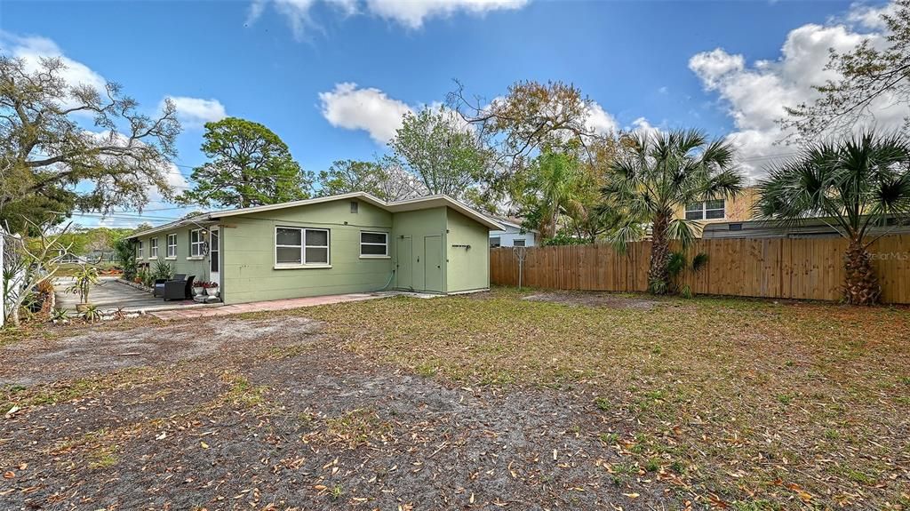 Active With Contract: $749,000 (4 beds, 0 baths, 1568 Square Feet)