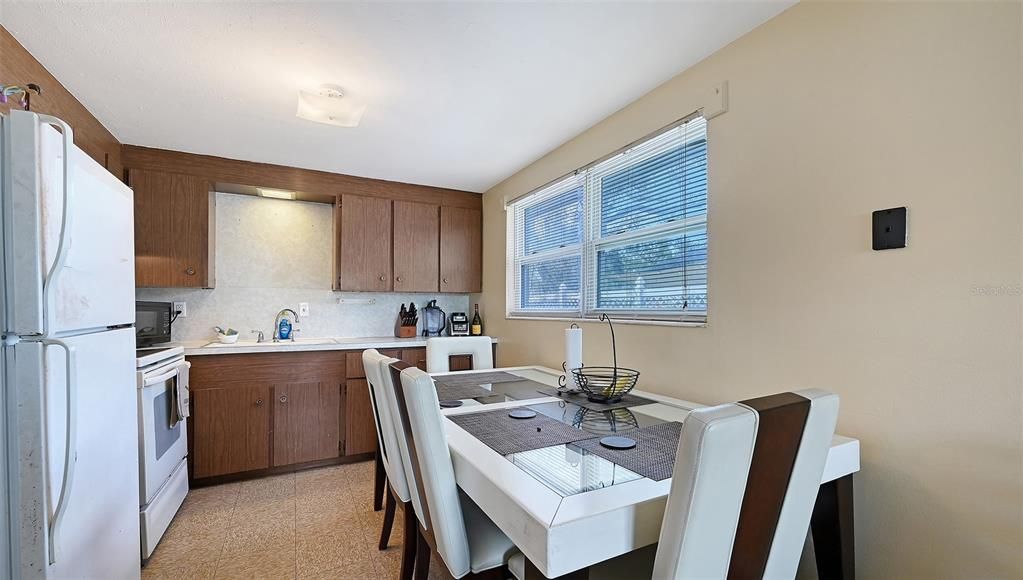 Active With Contract: $749,000 (4 beds, 0 baths, 1568 Square Feet)
