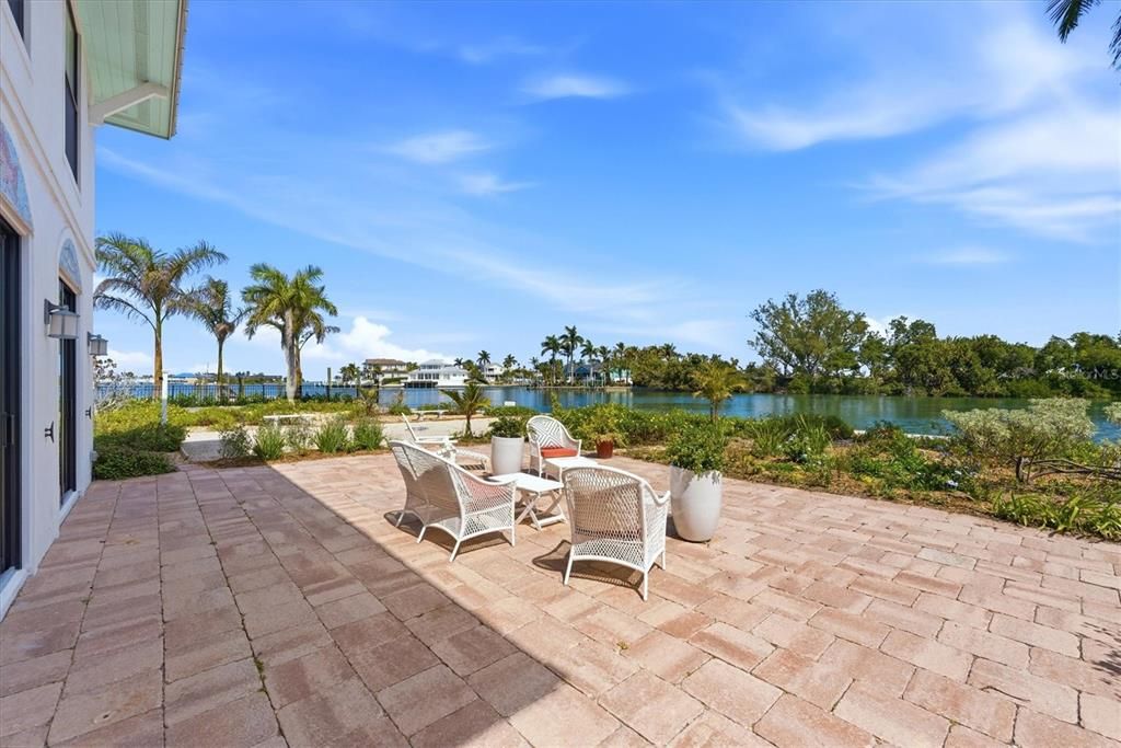 Active With Contract: $4,500,000 (4 beds, 4 baths, 3500 Square Feet)