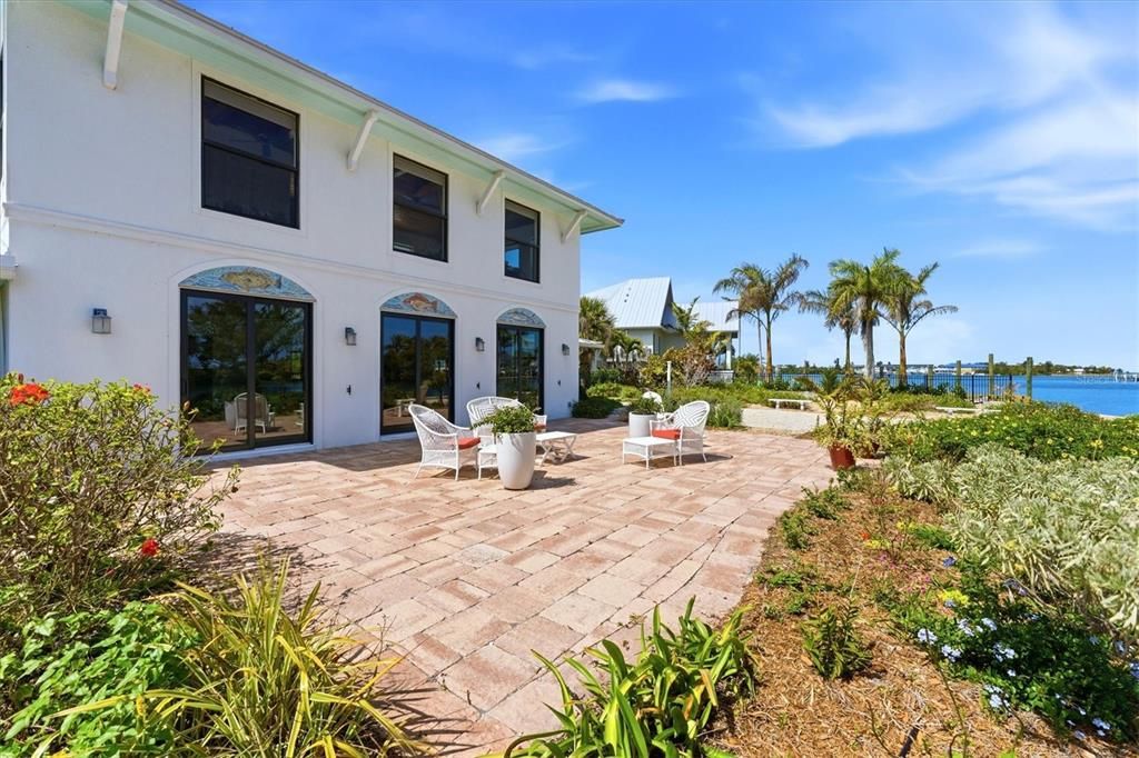 Active With Contract: $4,500,000 (4 beds, 4 baths, 3500 Square Feet)