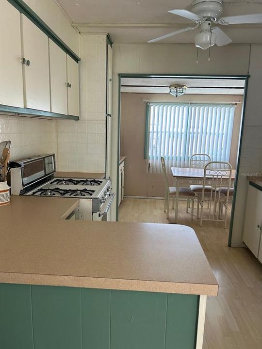 На продажу: $48,000 (2 спален, 1 ванн, 597 Квадратных фут)