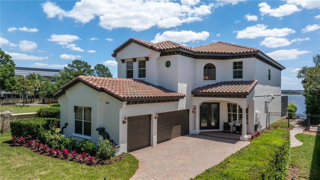 Activo con contrato: $1,499,000 (4 camas, 4 baños, 3316 Pies cuadrados)