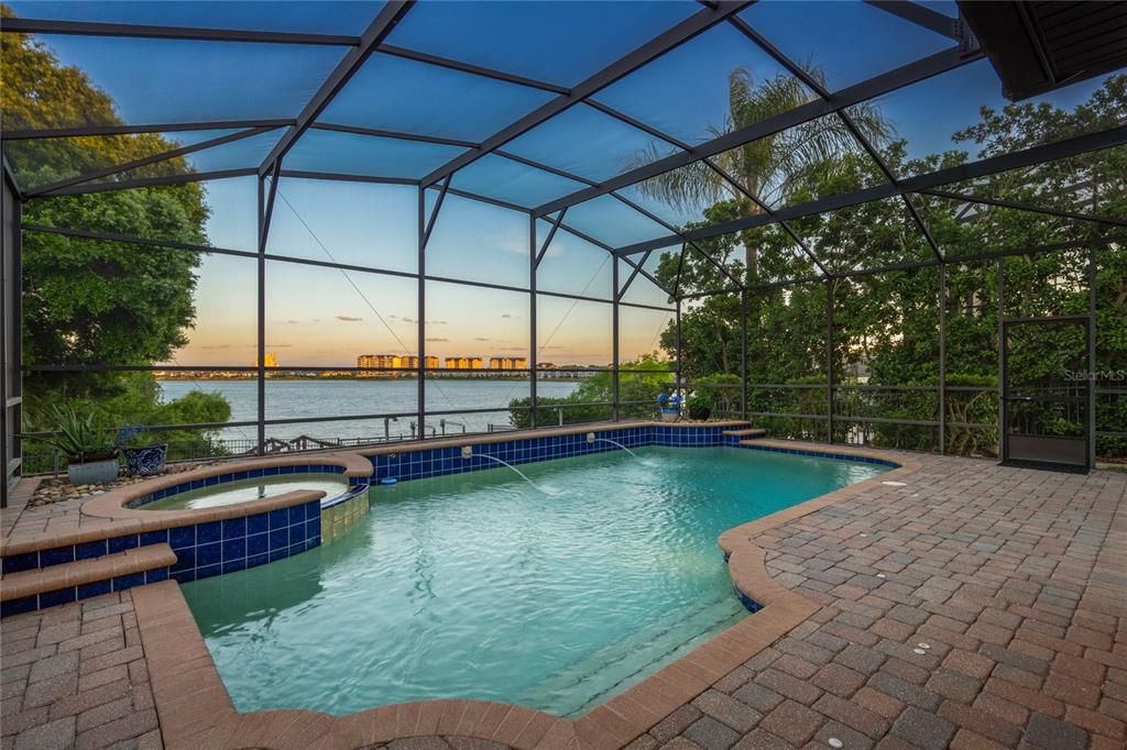Activo con contrato: $1,499,000 (4 camas, 4 baños, 3316 Pies cuadrados)