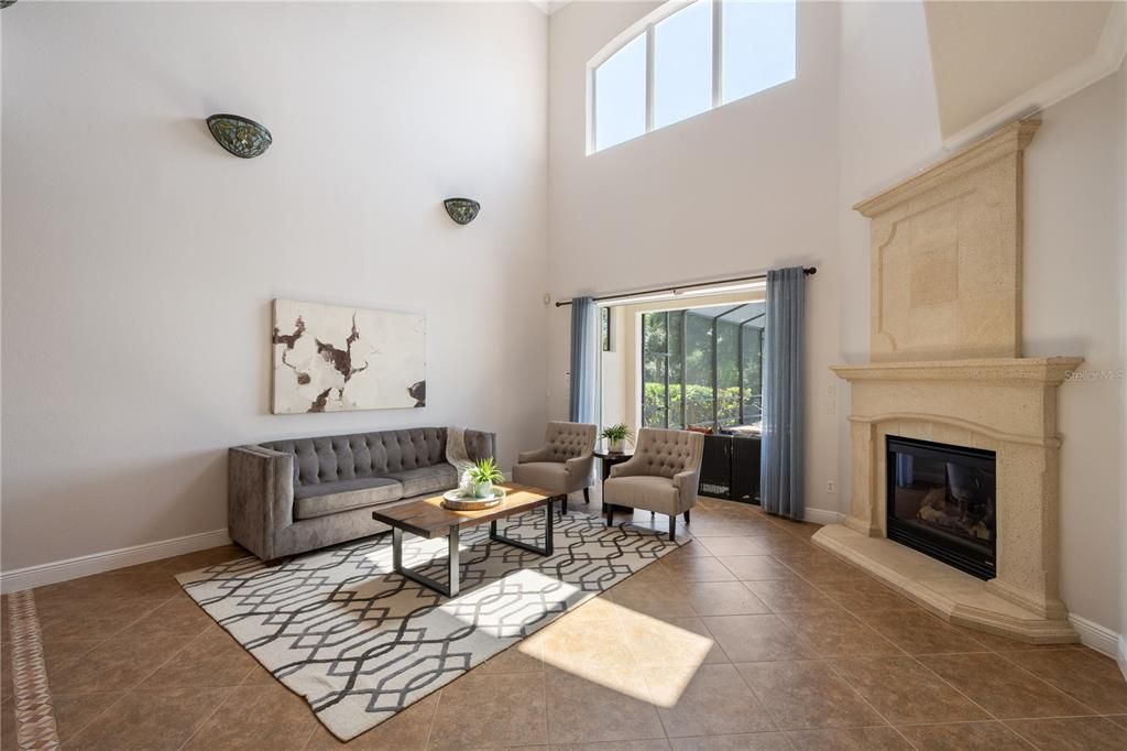 Activo con contrato: $1,499,000 (4 camas, 4 baños, 3316 Pies cuadrados)