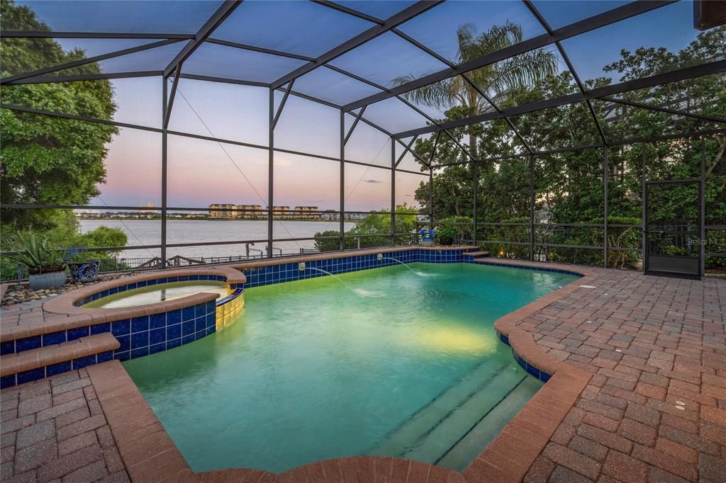 Activo con contrato: $1,499,000 (4 camas, 4 baños, 3316 Pies cuadrados)