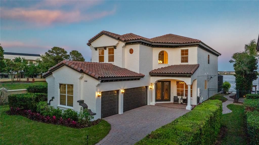 Activo con contrato: $1,499,000 (4 camas, 4 baños, 3316 Pies cuadrados)