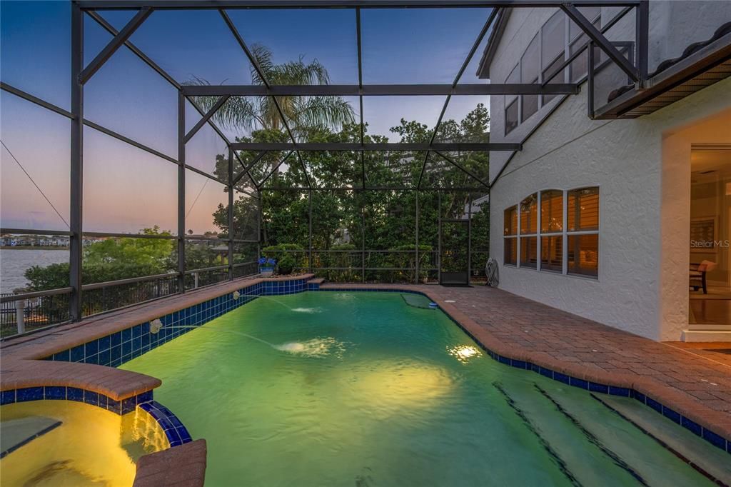 Activo con contrato: $1,499,000 (4 camas, 4 baños, 3316 Pies cuadrados)