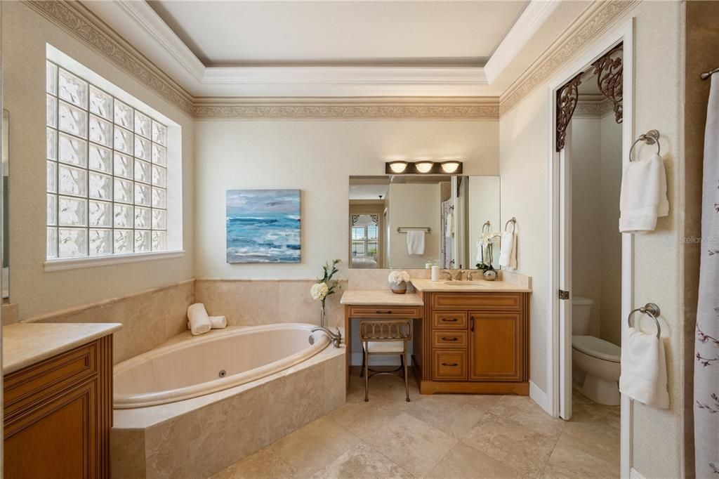 Activo con contrato: $1,499,000 (4 camas, 4 baños, 3316 Pies cuadrados)