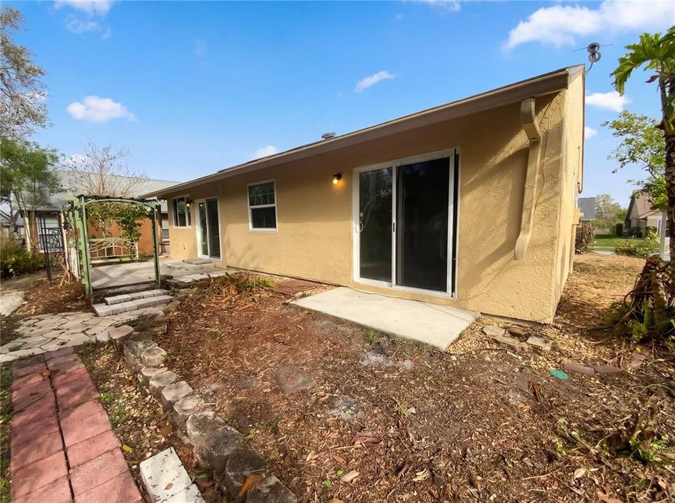 Activo con contrato: $219,000 (2 camas, 2 baños, 1103 Pies cuadrados)